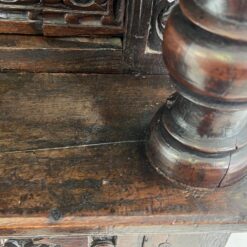 Ąžuolinis drožinėtas XIX a. pradžios bufetas 70x156x176 cm