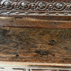 Ąžuolinis drožinėtas XIX a. pradžios bufetas 70x156x176 cm