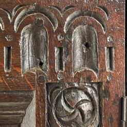 Ąžuolinis drožinėtas XIX a. pradžios bufetas 70x156x176 cm