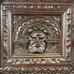 Ąžuolinis drožinėtas XIX a. pradžios bufetas 70x156x176 cm