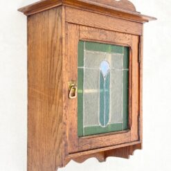 Senovinė ąžuolinė pakabinama spintelė su vitražu 20,5×40,5×58 cm