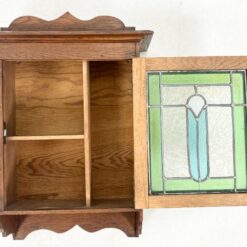 Senovinė ąžuolinė pakabinama spintelė su vitražu 20,5×40,5×58 cm