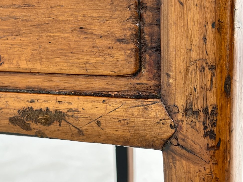 DR0165-stalai-14 Rytietiška medinė konsolė su trijais stalčiais 55x107x88,5 cm