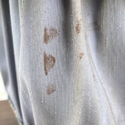 Angliško stiliaus raudonmedžio naktinė prausimosi spintelė 37x37x82 cm