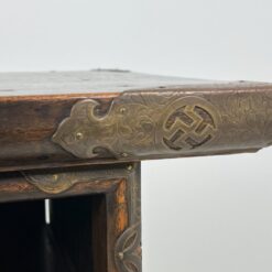 Rytietiška komoda su žalvarinėmis apdailomis 48x140x107 cm