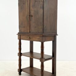 Medinė dviejų durų komoda su stalčiumi ir lentynomis 44×79,5×165 cm