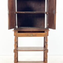 Medinė dviejų durų komoda su stalčiumi ir lentynomis 44×79,5×165 cm