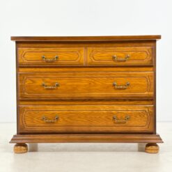 Ąžuolinė trijų stalčių komoda 48x107x85 cm