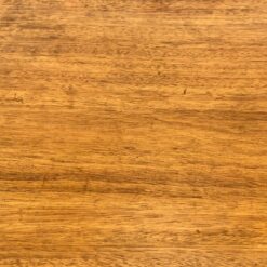 Drožinėtas riešutmedžio staliukas 61x107x71 cm