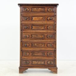 Aukšta riešutmedžio septynių stalčių komoda 40x78x134,5 cm