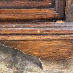 Aukšta riešutmedžio septynių stalčių komoda 40x78x134,5 cm