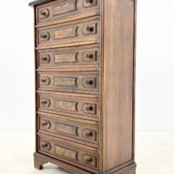 Aukšta riešutmedžio septynių stalčių komoda 40x78x134,5 cm