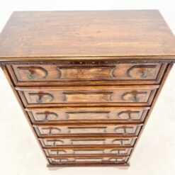 Aukšta riešutmedžio septynių stalčių komoda 40x78x134,5 cm