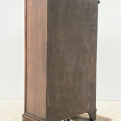 Aukšta riešutmedžio septynių stalčių komoda 40x78x134,5 cm