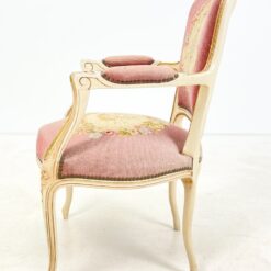 Provanso stiliaus medinis krėslas su augalų motyvų gobelenu 61x58x87 cm, 46 cm