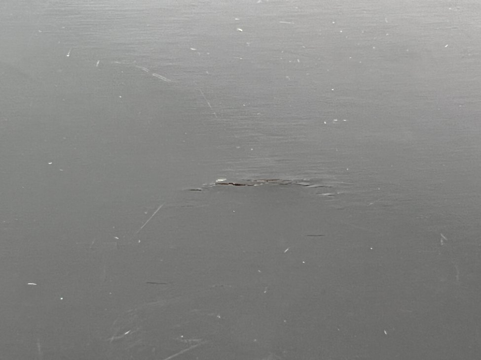 DR0195-komodos-10 Rytietiška juodos spalvos dviejų durų ir penkių stalčių komoda 43x53x135,5 cm