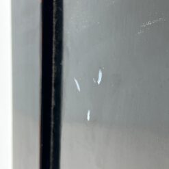 Rytietiška juodos spalvos dviejų durų ir penkių stalčių komoda 43x53x135,5 cm