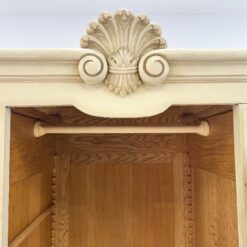 Provanso stiliaus ąžuolinė penkių durų ir trijų stalčių rūbų spinta 65x300x216 cm