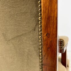 Drožinėtas raudonmedžio krėslas su veliūru 70x61x99 cm, 42 cm