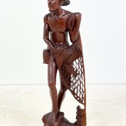Rytietiška medinė žvejo su tinklu statula 30x34x102 cm