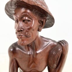 Rytietiška medinė žvejo su tinklu statula 30x34x102 cm