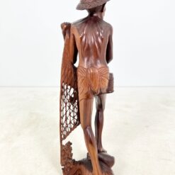 Rytietiška medinė žvejo su tinklu statula 30x34x102 cm