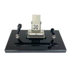 Itališkas vintažinis mechaninis stalinis kalendorius – rašiklių stovas ant akmens pagrindo 18x31x14 cm