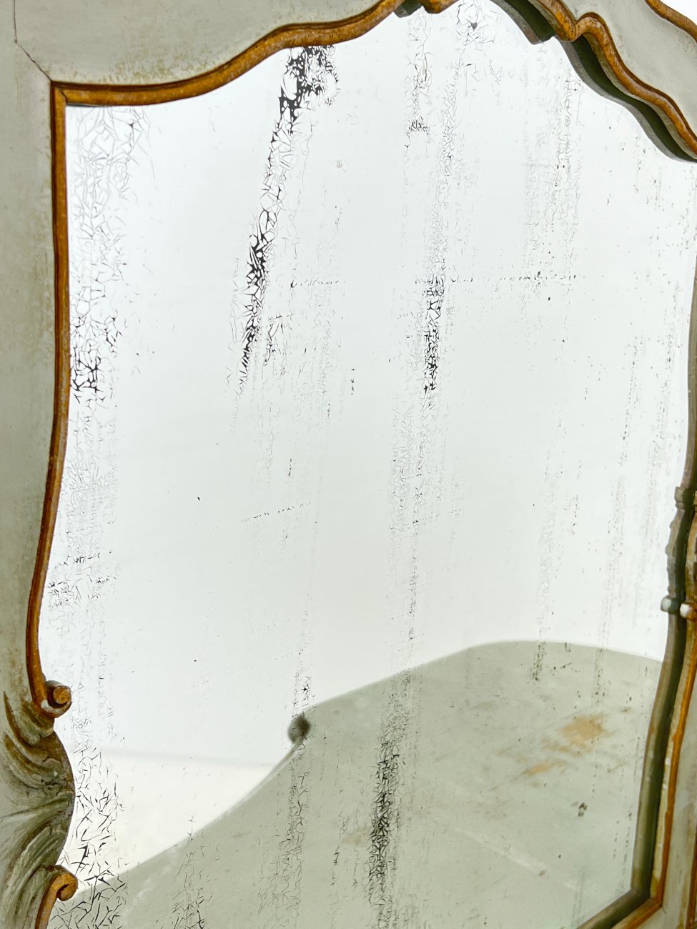 DR0203-kosmetines-komodos-12 Provanso stiliaus kosmetinis staliukas 50x151x144 cm