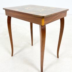 Muzikinis riešutmedžio siuvinėjimo staliukas 34x44x50 cm