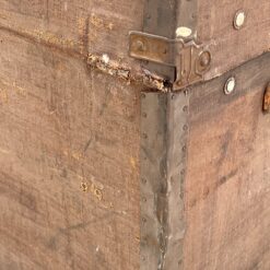 Senovinė kelioninė skrynia su rankenomis šonuose 51x86x43 cm