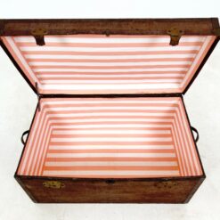 Senovinė kelioninė skrynia su rankenomis šonuose 51x86x43 cm