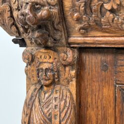 Ąžuolinė drožinėta XIX a. pradžios keturių durų komoda 57×125,5×131,5 cm