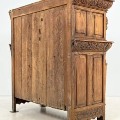 Ąžuolinė drožinėta XIX a. pradžios keturių durų komoda 57×125,5×131,5 cm