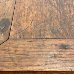 Ąžuolinė drožinėta XIX a. pradžios keturių durų komoda 57×125,5×131,5 cm