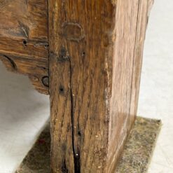 Ąžuolinė drožinėta XIX a. pradžios keturių durų komoda 57×125,5×131,5 cm