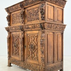 Ąžuolinė drožinėta XIX a. pradžios keturių durų komoda 57×125,5×131,5 cm