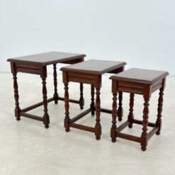 Ąžuoliniai lizdiniai staliukai 3 vnt. komplektas 33,5x50x46 cm