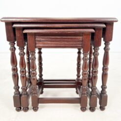 Ąžuoliniai lizdiniai staliukai 3 vnt. komplektas 33,5x50x46 cm