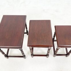 Ąžuoliniai lizdiniai staliukai 3 vnt. komplektas 33,5x50x46 cm