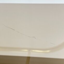 Pastatoma aukso spalvos metalinio rėmo lentyna su stiklu 42,5×76,5×178 cm