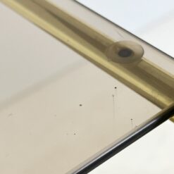 Pastatoma aukso spalvos metalinio rėmo lentyna su stiklu 42,5×76,5×178 cm