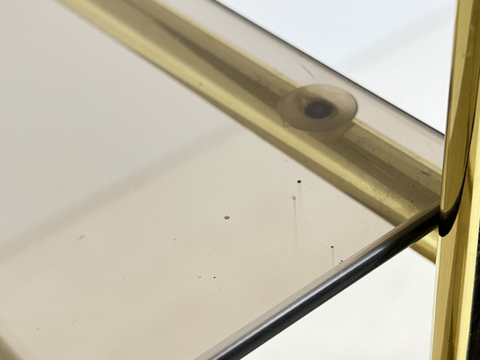 DR0212-lentynos-11 Pastatoma aukso spalvos metalinio rėmo lentyna su stiklu 42,5×76,5×178 cm