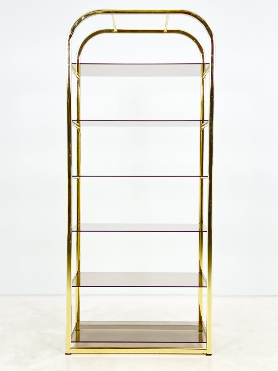 DR0212-lentynos-7 Pastatoma aukso spalvos metalinio rėmo lentyna su stiklu 42,5×76,5×178 cm