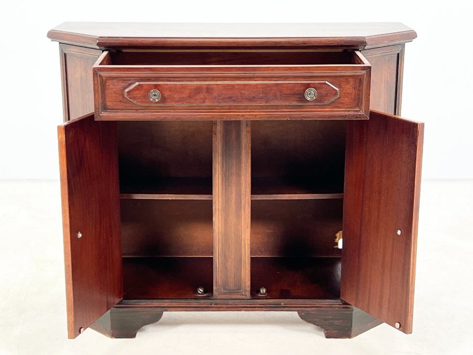 DR0214-komodos-6 Riešutmedžio dviejų durų ir vieno stalčiaus komoda 37x99x83 cm