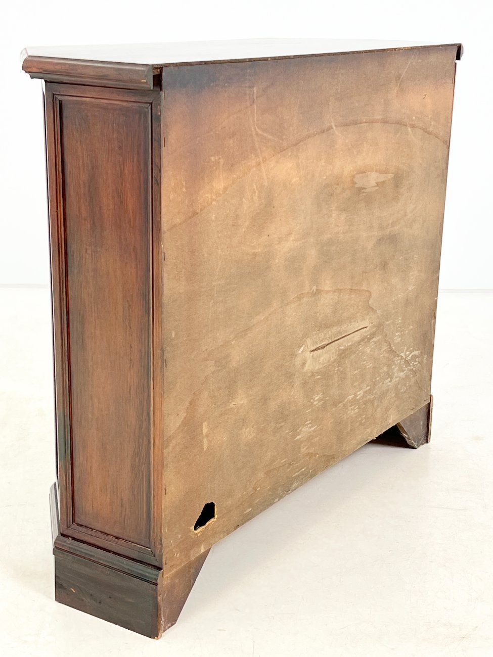 DR0214-komodos-9 Riešutmedžio dviejų durų ir vieno stalčiaus komoda 37x99x83 cm