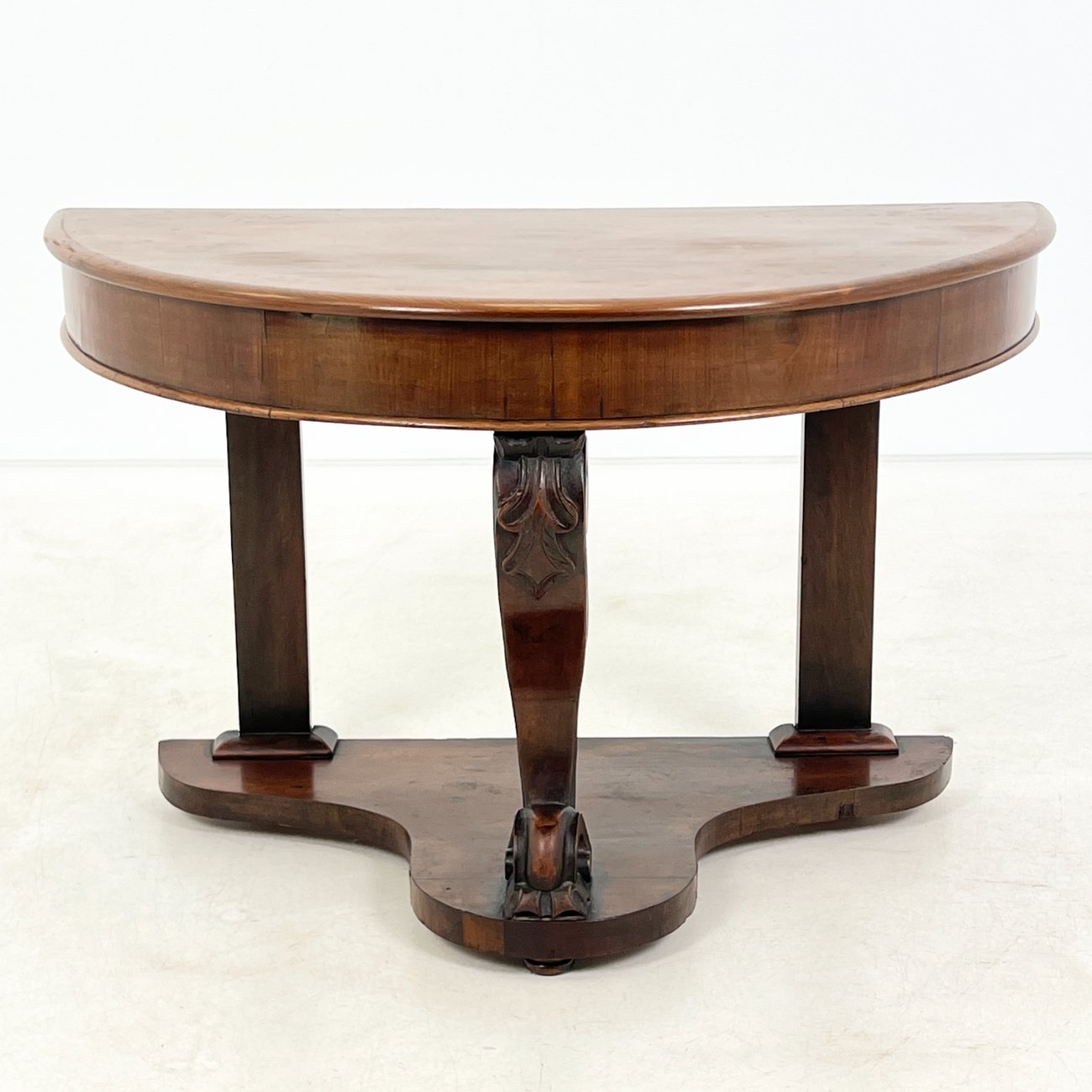 DR0217-stalai-0 Raudonmedžio konsolė 53,5x107x67 cm