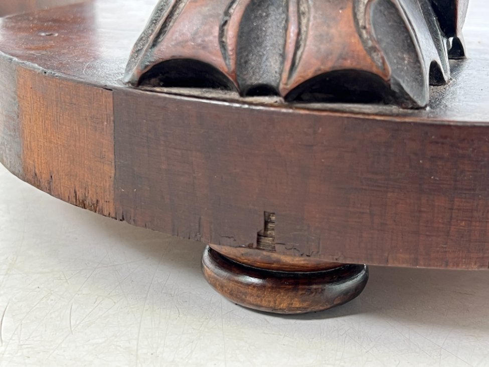 DR0217-stalai-19 Raudonmedžio konsolė 53,5x107x67 cm