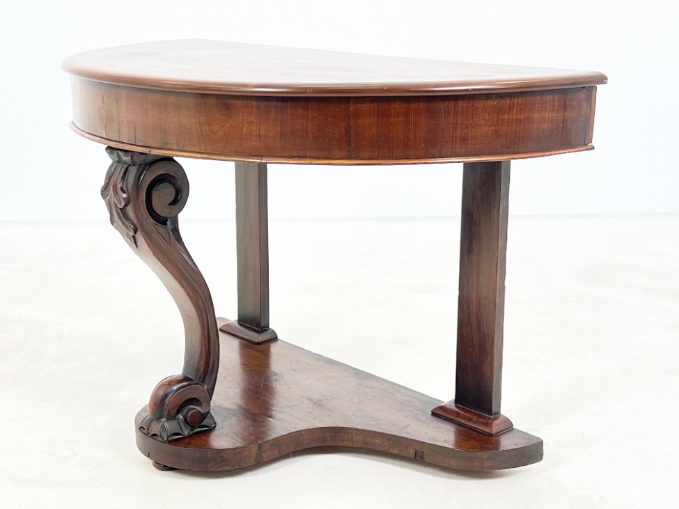 DR0217-stalai-4 Raudonmedžio konsolė 53,5x107x67 cm