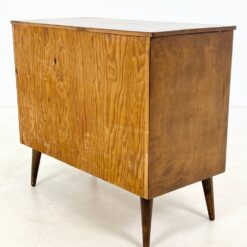 Mid Century riešutmedžio trijų stalčių komoda 42x83x71,5 cm