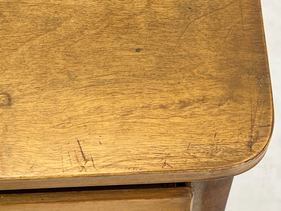 DR0218-komodos-12 Mid Century riešutmedžio trijų stalčių komoda 42x83x71,5 cm